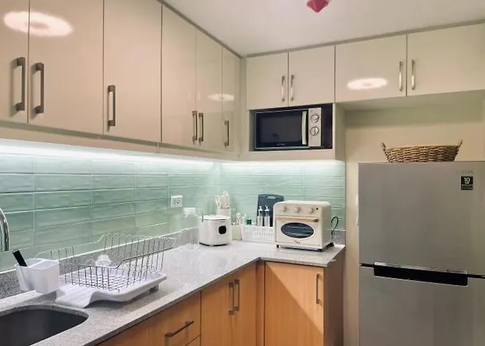 Modern Manhattan Plaza Aesthetic 2br At Araneta Apartment