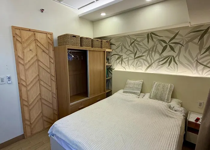 Apartment Modern Manhattan Plaza Aesthetic 2br At Araneta